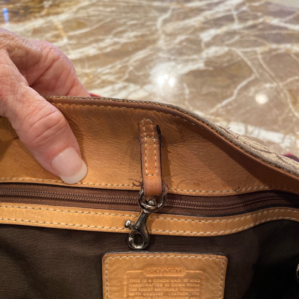 Ladies Handbag - Picture 5 of 7